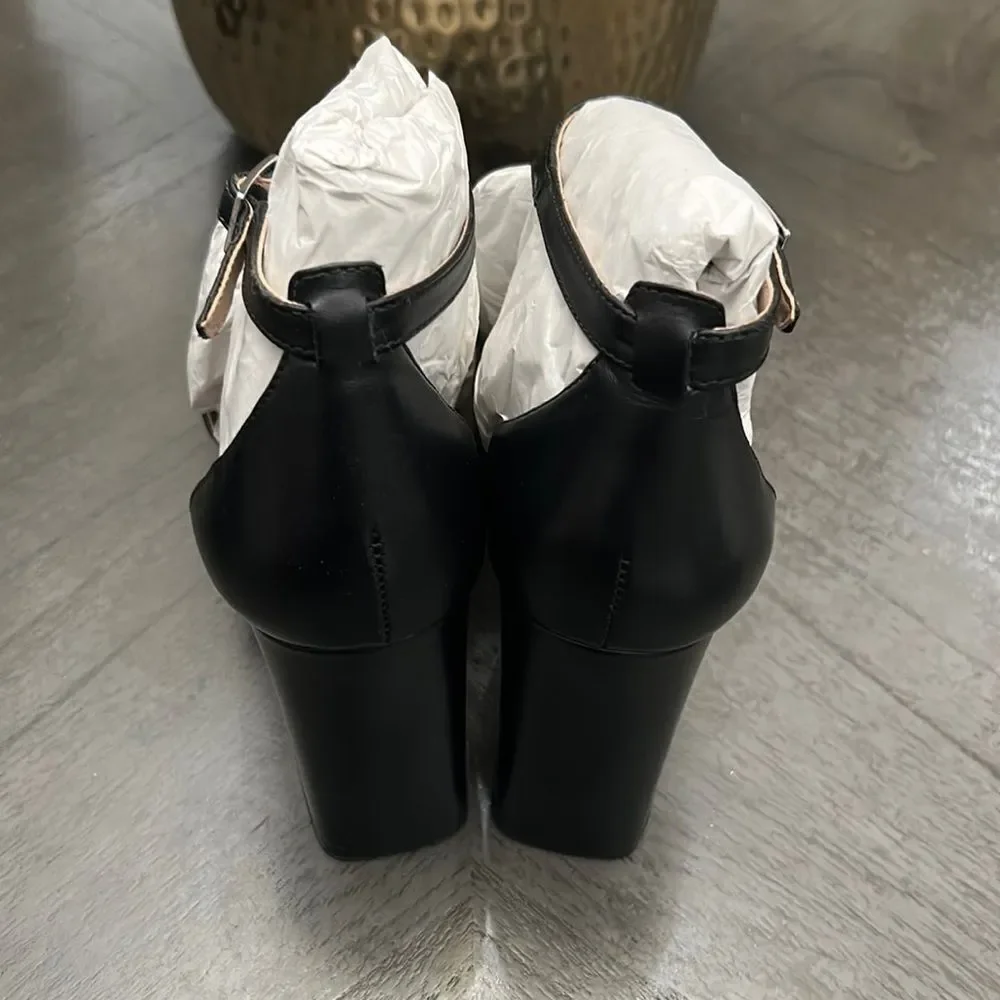 27 EDIT Naturalizer Jae Leather T-Strap Platform Dress Sandals (Wide)